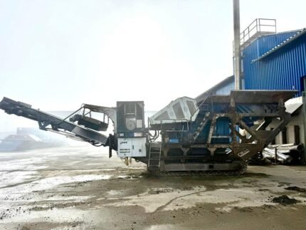 Kleemann Mobicat MC 102 RH mobile jaw crusher for quarry and demolition work