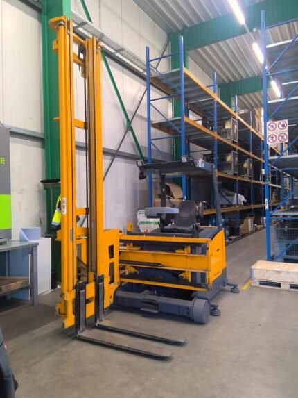 Jungheinrich EFX 413 order picker warehouse high rack picking machine